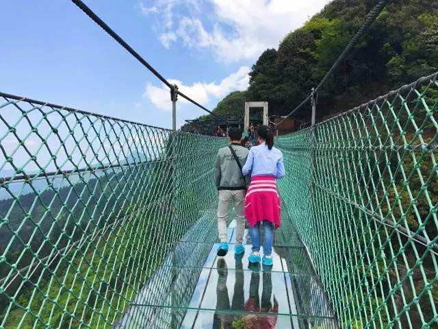 玻璃吊橋